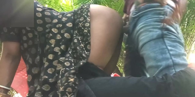Indian-Kaminibhabi goes wild with her paramour in public & gets creampied